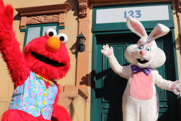 Elmo's Eggstravanganza event