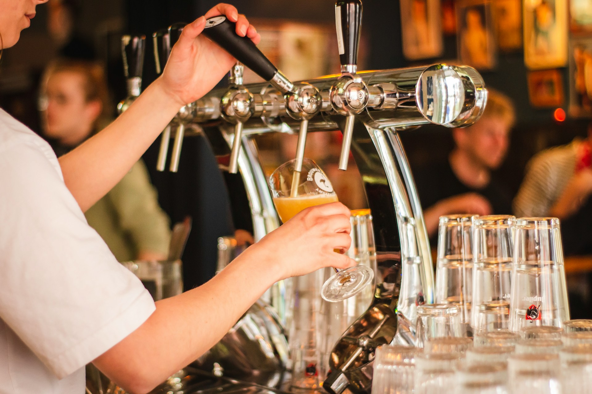 beer pouring at oktoberfest