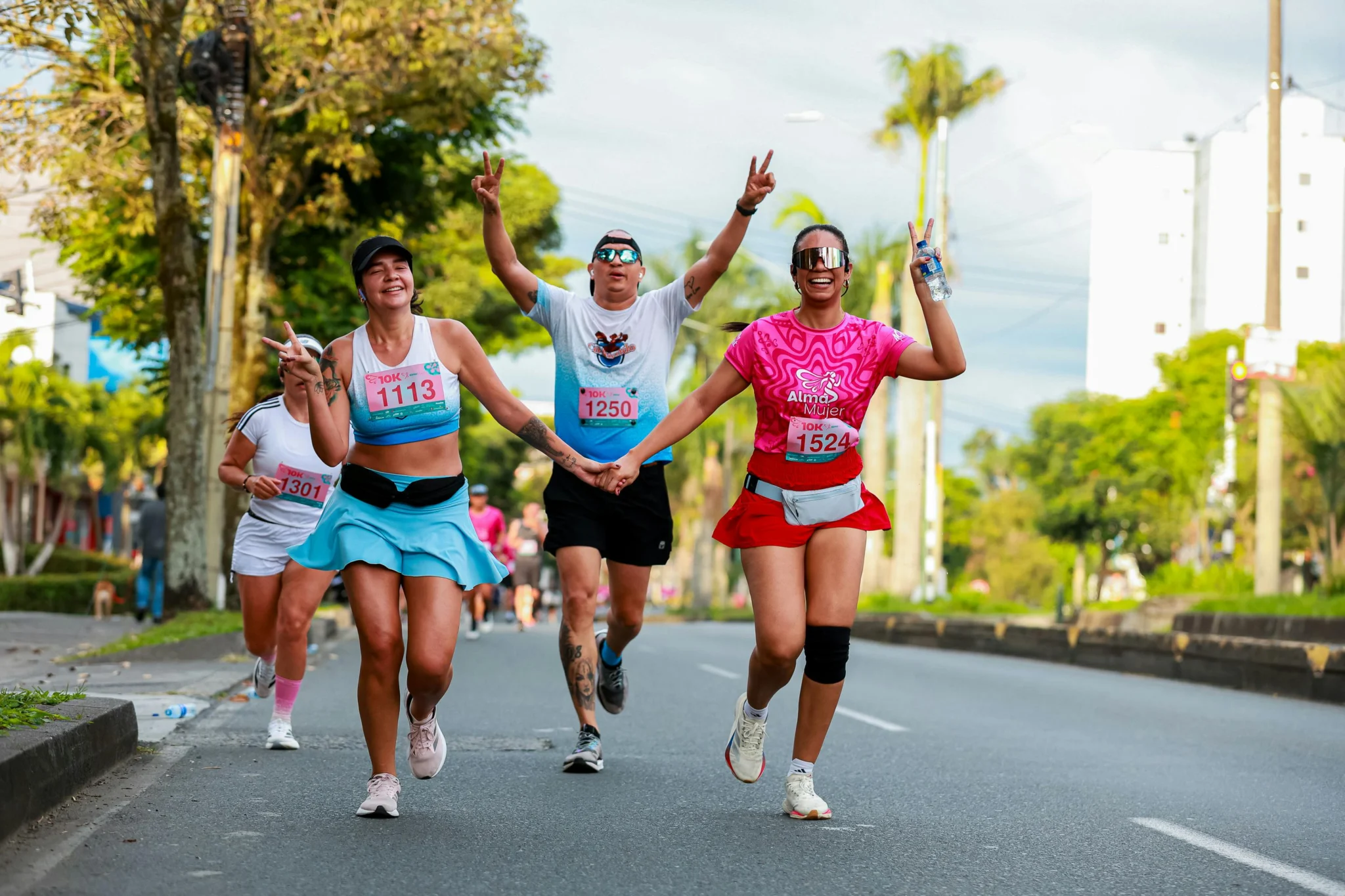 people running marathon