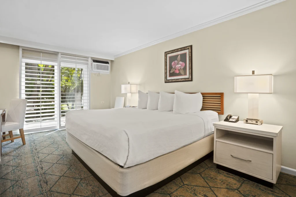 one king bed in Lanai King at The Dana on Mission Bay San Diego