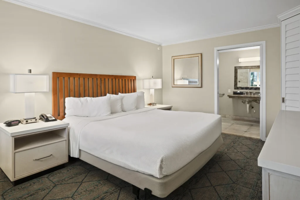 one king bed in Standard King accessible room at The Dana on Mission Bay San Diego