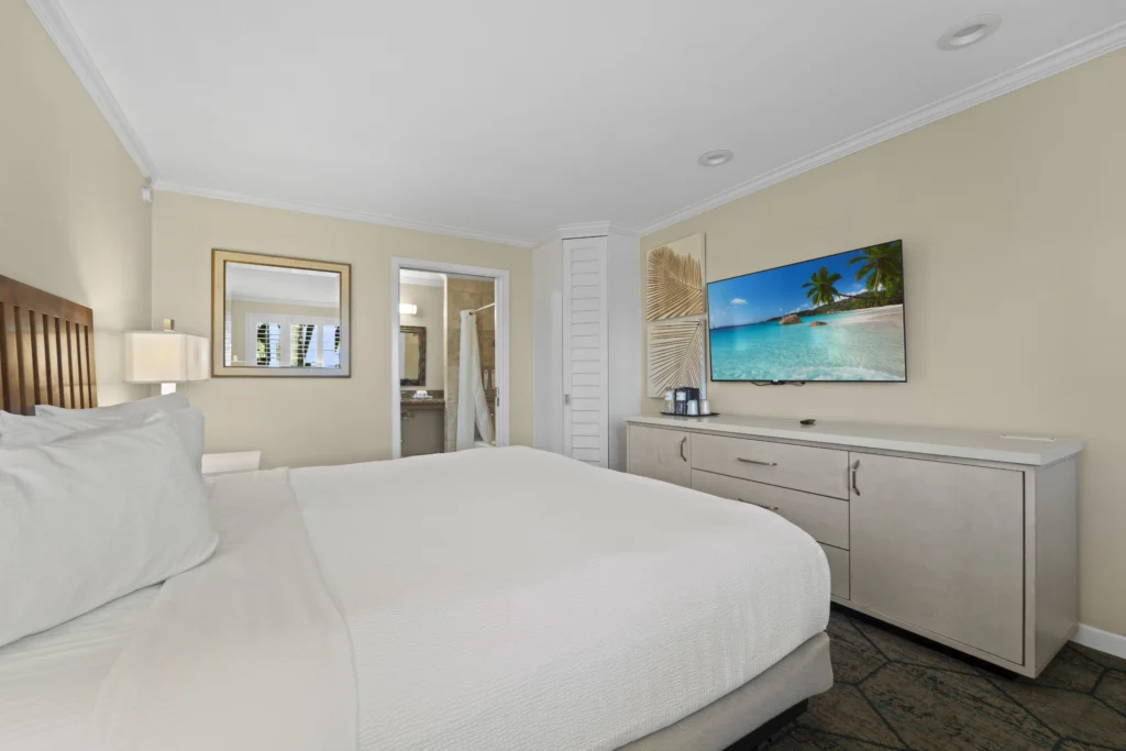 one king bed in Standard King accessible at The Dana on Mission Bay San Diego